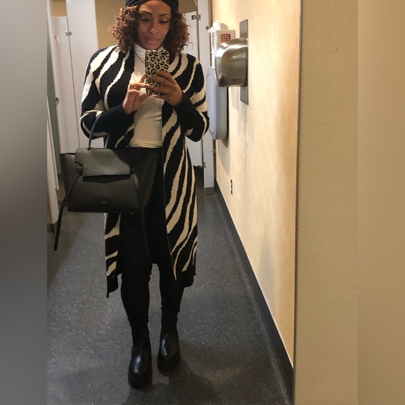 Meet your Posher, Tierra - Picture 3 of 6